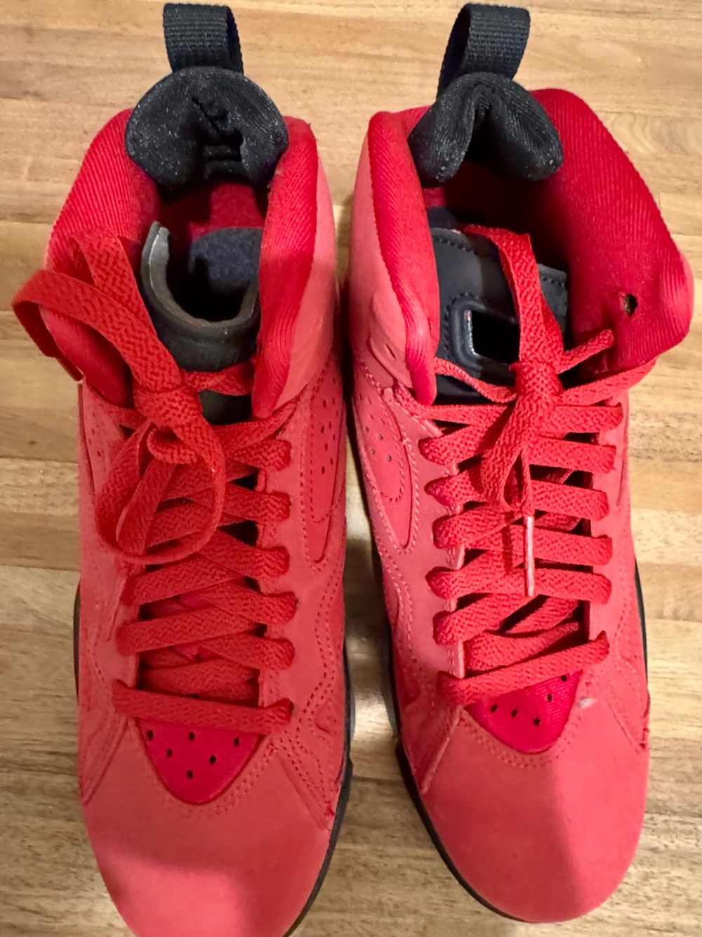 Nike Air Jordan 6 Retro in red/black-4.5- never worn